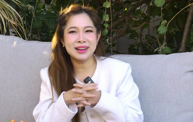 Cựu thành viên Mắt Ngọc chia sẻ về ông xã: Cao hơn 30cm, sinh ra ở Mỹ, không nói được tiếng Việt- Ảnh 1. Cựu thành viên Mắt Ngọc chia sẻ về ông xã: Cao hơn 30cm, sinh ra ở Mỹ, không nói được tiếng Việt- Ảnh 1.