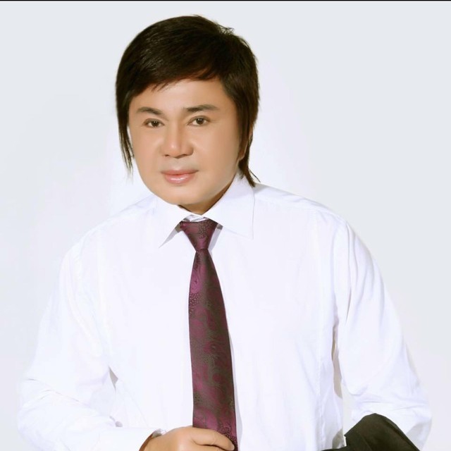 "Vua cải lương" Việt Nam: Đường tình lận đận, ly hôn vợ 2 nối lại với vợ đầu, sinh thêm 2 con- Ảnh 1. "Vua cải lương" Việt Nam: Đường tình lận đận, ly hôn vợ 2 nối lại với vợ đầu, sinh thêm 2 con- Ảnh 1.