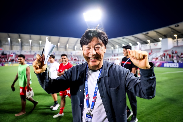 Nụ cười nhạt của HLV Shin Tae-yong & nỗi đau khó nói của ĐT Việt Nam tại SVĐ Mỹ Đình- Ảnh 1. Nụ cười nhạt của HLV Shin Tae-yong & nỗi đau khó nói của ĐT Việt Nam tại SVĐ Mỹ Đình- Ảnh 1.