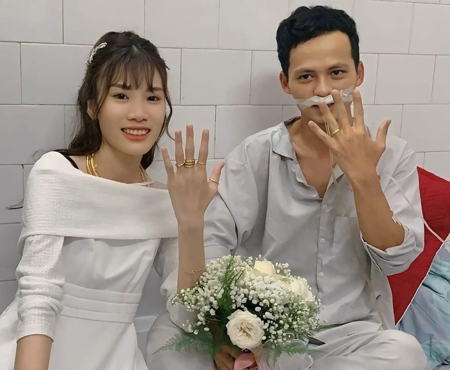 Chú rể nhập viện cấp cứu trước ngày cưới, cô dâu quyết định làm điều này khiến cộng đồng mạng xúc động- Ảnh 1. Chú rể nhập viện cấp cứu trước ngày cưới, cô dâu quyết định làm điều này khiến cộng đồng mạng xúc động- Ảnh 1.