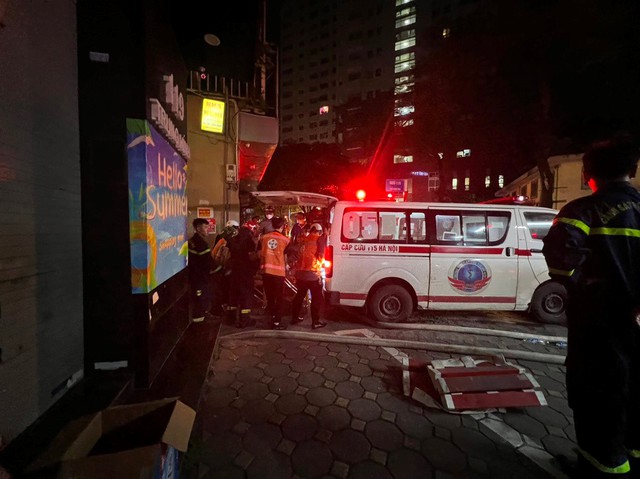 Hiện trường vụ cháy nhà trọ ở Trung Kính khiến 14 người tử vong- Ảnh 7. Hiện trường vụ cháy nhà trọ ở Trung Kính khiến 14 người tử vong- Ảnh 7.