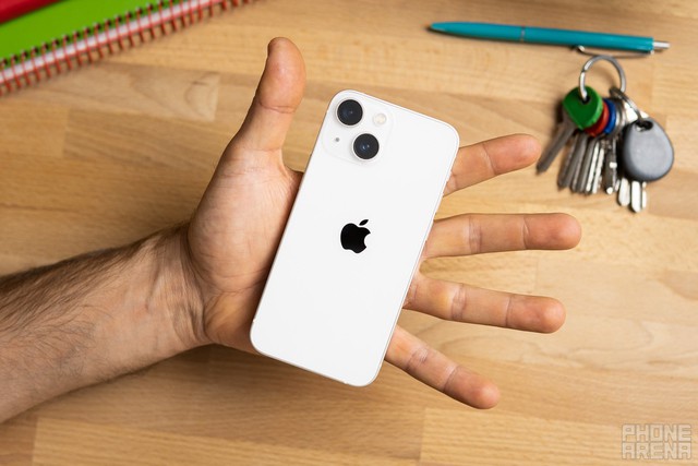 Không cần điện thoại to hơn hay khỏe hơn, Apple "làm ơn hãy hồi sinh" ngay mẫu iPhone này- Ảnh 1. Không cần điện thoại to hơn hay khỏe hơn, Apple "làm ơn hãy hồi sinh" ngay mẫu iPhone này- Ảnh 1.