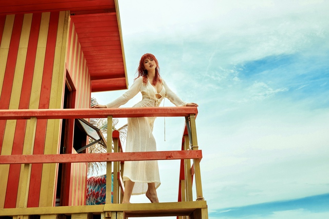 Hoa hậu Bùi Quỳnh Hoa diện bikini, khoe sắc vóc nóng bỏng sau hơn nửa năm đăng quang- Ảnh 5. Hoa hậu Bùi Quỳnh Hoa diện bikini, khoe sắc vóc nóng bỏng sau hơn nửa năm đăng quang- Ảnh 5.