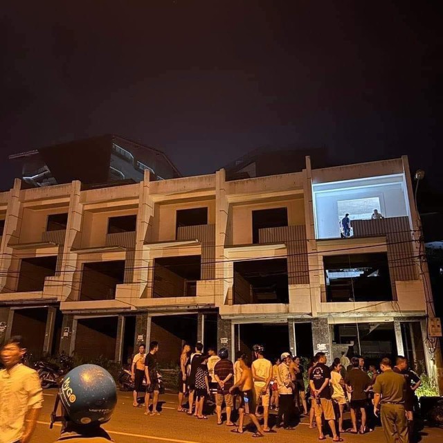 Xuất hiện tấm ảnh có ghi tên tại hiện trường vụ người đàn ông “chết khô” trên đệm ở Lào Cai- Ảnh 1. Xuất hiện tấm ảnh có ghi tên tại hiện trường vụ người đàn ông “chết khô” trên đệm ở Lào Cai- Ảnh 1.