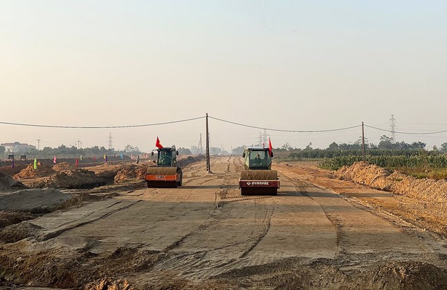 Thủ tướng chỉ đạo 'nóng' gì với 20 tỉnh thành có các đại dự án giao thông hàng trăm nghìn tỷ đồng?- Ảnh 4. Thủ tướng chỉ đạo 'nóng' gì với 20 tỉnh thành có các đại dự án giao thông hàng trăm nghìn tỷ đồng?- Ảnh 4.