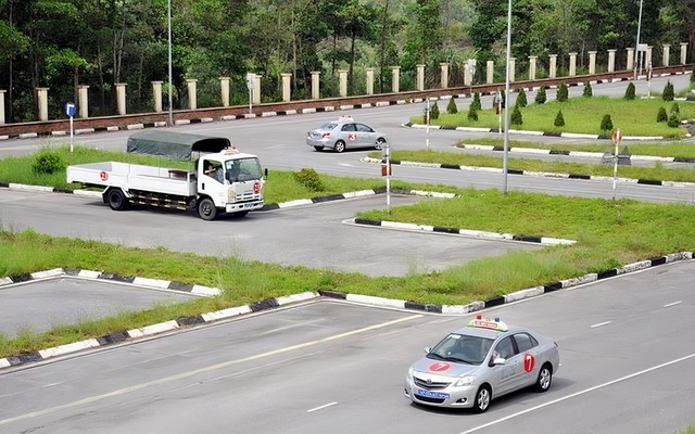 Sau 2 ngày nữa, người đi thi bằng lái xe nhất định phải biết những quy định mới này- Ảnh 1. Sau 2 ngày nữa, người đi thi bằng lái xe nhất định phải biết những quy định mới này- Ảnh 1.
