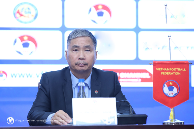 Sếp VFF tiết lộ lời đanh thép của HLV Kim Sang-sik, bật mí quy trình chọn tân HLV tuyển Việt Nam- Ảnh 2. Sếp VFF tiết lộ lời đanh thép của HLV Kim Sang-sik, bật mí quy trình chọn tân HLV tuyển Việt Nam- Ảnh 2.