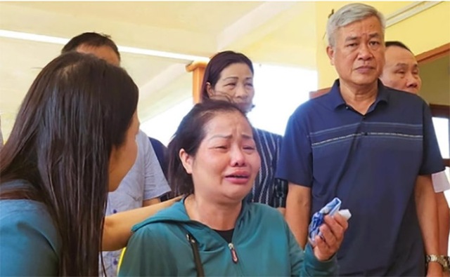 Lý do bà ngoại không xem camera vào ngày bé 5 tuổi bị bỏ quên trên xe đưa đón dẫn đến tử vong- Ảnh 2. Lý do bà ngoại không xem camera vào ngày bé 5 tuổi bị bỏ quên trên xe đưa đón dẫn đến tử vong- Ảnh 2.