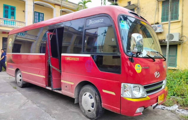 Lý do bà ngoại không xem camera vào ngày bé 5 tuổi bị bỏ quên trên xe đưa đón dẫn đến tử vong- Ảnh 1. Lý do bà ngoại không xem camera vào ngày bé 5 tuổi bị bỏ quên trên xe đưa đón dẫn đến tử vong- Ảnh 1.
