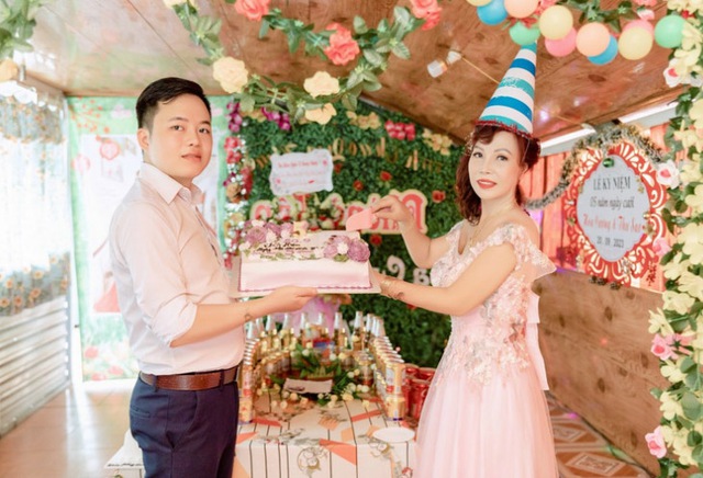 Cô dâu Thu Sao sau 6 năm kết hôn, 68 tuổi vẫn được chồng trẻ gọi là: “Cô bé mãi chưa chịu lớn”- Ảnh 6. Cô dâu Thu Sao sau 6 năm kết hôn, 68 tuổi vẫn được chồng trẻ gọi là: “Cô bé mãi chưa chịu lớn”- Ảnh 6.