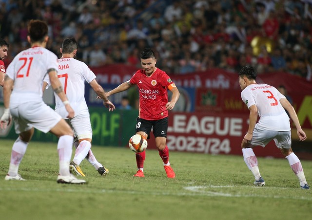 Quang Hải "quay xe" vào phút chót, không sang Nhật mà chọn một đội bóng rất quen thuộc?- Ảnh 1. Quang Hải "quay xe" vào phút chót, không sang Nhật mà chọn một đội bóng rất quen thuộc?- Ảnh 1.