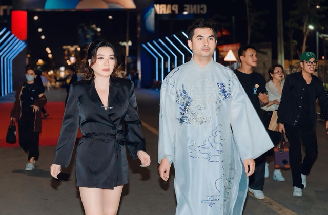 Người phụ nữ quyền lực lo đám tang Đức Tiến: "Đụng tới ai là nắm đầu người ta"- Ảnh 3. Người phụ nữ quyền lực lo đám tang Đức Tiến: "Đụng tới ai là nắm đầu người ta"- Ảnh 3.