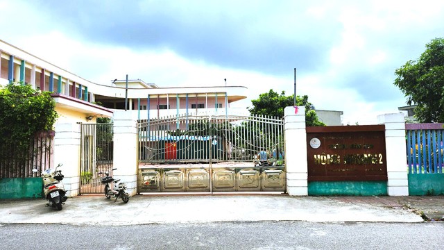 Khởi tố thêm lái xe và 2 giáo viên vụ bé trai 5 tuổi tử vong sau khi bị bỏ quên trên xe- Ảnh 1. Khởi tố thêm lái xe và 2 giáo viên vụ bé trai 5 tuổi tử vong sau khi bị bỏ quên trên xe- Ảnh 1.