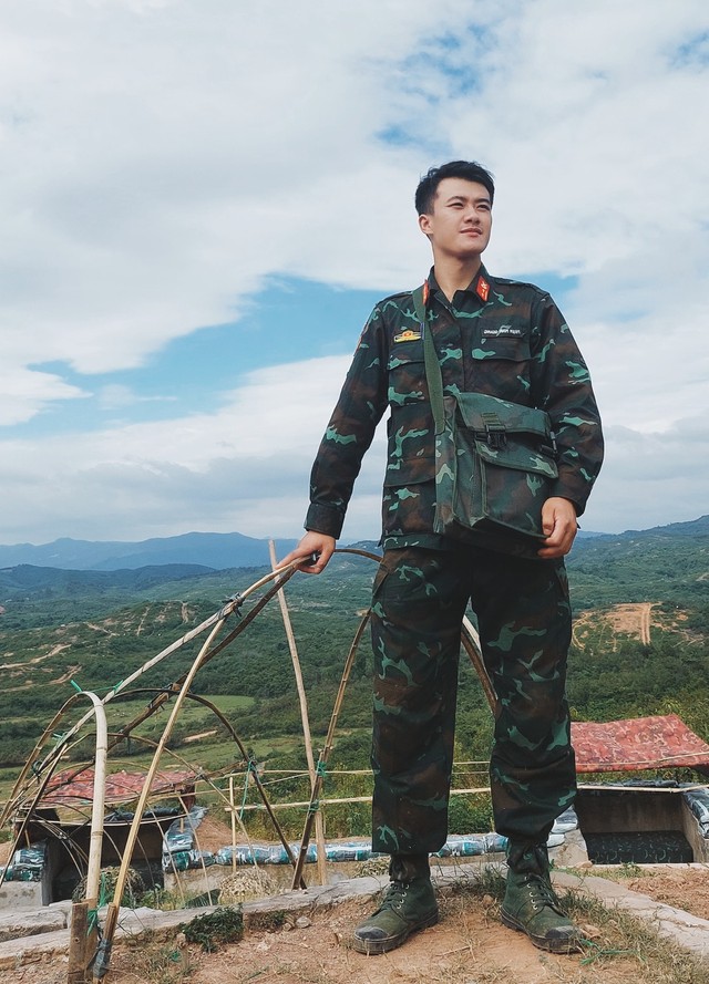 Chàng bộ đội điển trai gây sốt MXH sau lễ diễu binh: Mong tìm được bạn gái thấu hiểu công việc của mình- Ảnh 5. Chàng bộ đội điển trai gây sốt MXH sau lễ diễu binh: Mong tìm được bạn gái thấu hiểu công việc của mình- Ảnh 5.