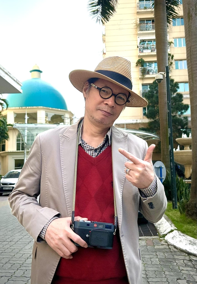 NSND đóng phim về chiến dịch Điện Biên Phủ khiến triệu khán giả rơi lệ: Tuổi 61 viên mãn bên vợ và 4 con- Ảnh 5. NSND đóng phim về chiến dịch Điện Biên Phủ khiến triệu khán giả rơi lệ: Tuổi 61 viên mãn bên vợ và 4 con- Ảnh 5.