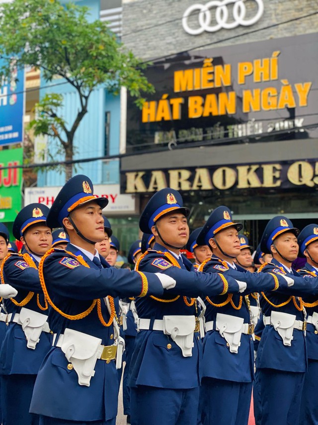 Chàng bộ đội điển trai gây sốt MXH sau lễ diễu binh: Mong tìm được bạn gái thấu hiểu công việc của mình- Ảnh 2.