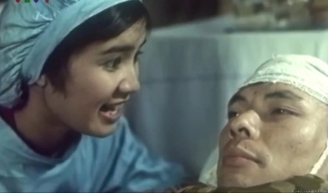 NSND đóng phim về chiến dịch Điện Biên Phủ khiến triệu khán giả rơi lệ: Tuổi 61 viên mãn bên vợ và 4 con- Ảnh 2. NSND đóng phim về chiến dịch Điện Biên Phủ khiến triệu khán giả rơi lệ: Tuổi 61 viên mãn bên vợ và 4 con- Ảnh 2.