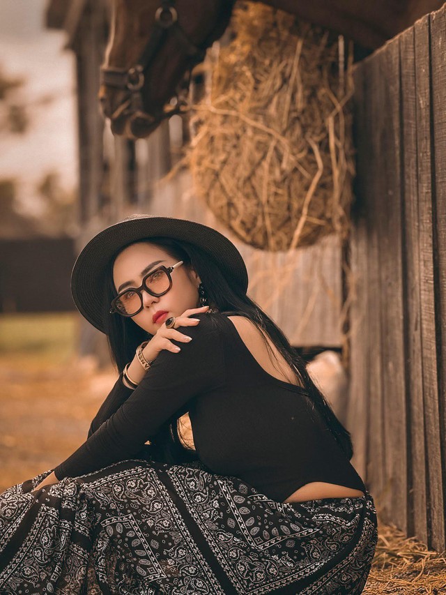 Bùi Thanh Hương học cưỡi ngựa, hé lộ cách thoát khỏi nỗi sợ hãi- Ảnh 1.