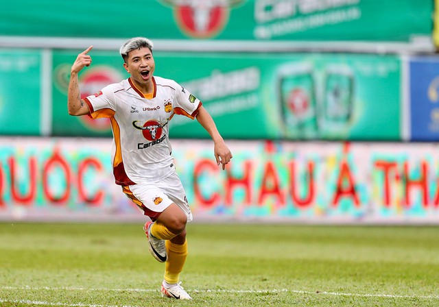 ĐT Việt Nam: Vua phá lưới SEA Games chấn thương đáng tiếc, ngôi sao HAGL được gọi lên thay thế- Ảnh 2. ĐT Việt Nam: Vua phá lưới SEA Games chấn thương đáng tiếc, ngôi sao HAGL được gọi lên thay thế- Ảnh 2.