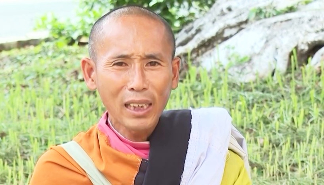 Xuất hiện hình ảnh ông Thích Minh Tuệ đi nhận CCCD tại trụ sở công an, tiết lộ "muốn bộ hành đến Ấn Độ"- Ảnh 5. Xuất hiện hình ảnh ông Thích Minh Tuệ đi nhận CCCD tại trụ sở công an, tiết lộ "muốn bộ hành đến Ấn Độ"- Ảnh 5.