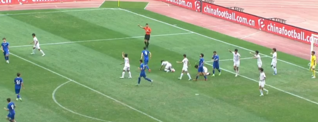 U19 Việt Nam 1-2 U19 Uzbekistan: Màn trình diễn đáng khen ngợi của U19 Việt Nam- Ảnh 2. U19 Việt Nam 1-2 U19 Uzbekistan: Màn trình diễn đáng khen ngợi của U19 Việt Nam- Ảnh 2.