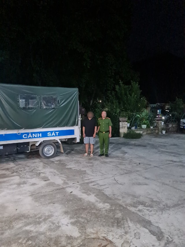 Gã chồng bạo hành vợ dã man trước mặt con nhỏ đã bị công an triệu tập, vợ "bị đánh nhiều lần vẫn cố nhịn"- Ảnh 2. Gã chồng bạo hành vợ dã man trước mặt con nhỏ đã bị công an triệu tập, vợ "bị đánh nhiều lần vẫn cố nhịn"- Ảnh 2.