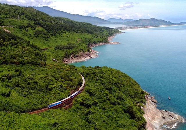 Chuyến tàu di sản qua đường sắt đẹp nhất Việt Nam, vé hơn 100.000 đồng, du khách nhận xét: Rất đáng thử!- Ảnh 13. Chuyến tàu di sản qua đường sắt đẹp nhất Việt Nam, vé hơn 100.000 đồng, du khách nhận xét: Rất đáng thử!- Ảnh 13.