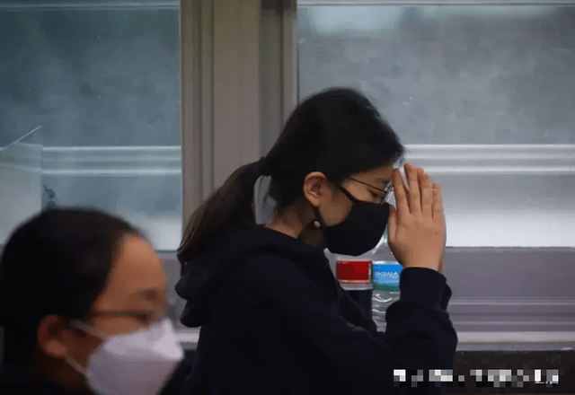 Cha lén thay đổi nguyện vọng của con vào phút chót: Con gái "trả đũa" bằng cách không ai ngờ tới- Ảnh 1. Cha lén thay đổi nguyện vọng của con vào phút chót: Con gái "trả đũa" bằng cách không ai ngờ tới- Ảnh 1.