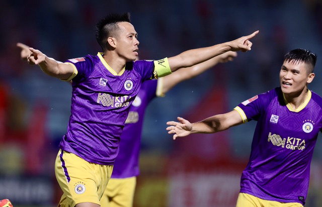 "Con rơi" và "con cưng" thầy Park thắp sáng derby thủ đô, HLV Kim Sang-sik ngơ ngác đầy tiếc nuối- Ảnh 1.