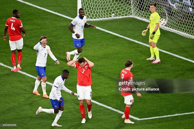 Mbappe chảy máu đầm đìa, đội tuyển Pháp không cần ghi bàn nhưng vẫn thắng- Ảnh 1. Mbappe chảy máu đầm đìa, đội tuyển Pháp không cần ghi bàn nhưng vẫn thắng- Ảnh 1.