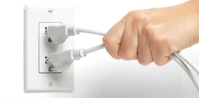 Vì sao cứ đến hè lại xảy ra nhiều vụ chập điện? Nguyên nhân chủ yếu từ thói quen phổ biến gặp ở nhiều nhà- Ảnh 9. Vì sao cứ đến hè lại xảy ra nhiều vụ chập điện? Nguyên nhân chủ yếu từ thói quen phổ biến gặp ở nhiều nhà- Ảnh 9.