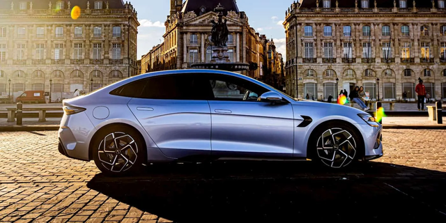 Sau 40 năm bị ô tô châu Âu tấn công, xe Trung Quốc phản công dữ dội: Volkswagen thừa nhận 1 điều cay đắng- Ảnh 2.