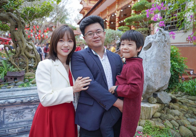 Bỏ Hà Nội vào Đà Nẵng sống vì mê biển, "đưa con đi học bằng máy bay", 2 năm sau gia đình ân hận một điều- Ảnh 1. Bỏ Hà Nội vào Đà Nẵng sống vì mê biển, "đưa con đi học bằng máy bay", 2 năm sau gia đình ân hận một điều- Ảnh 1.