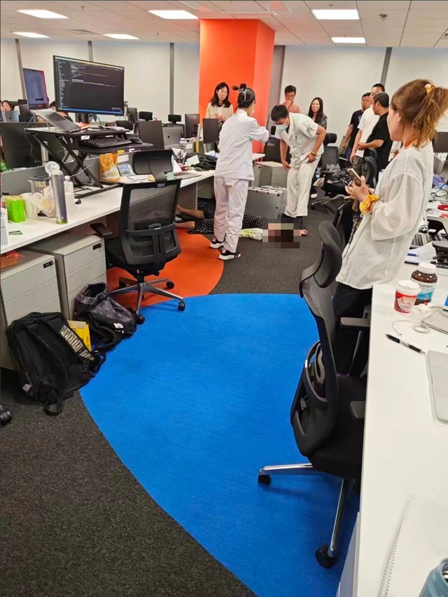 Nhân viên Shopee đột tử khi đang làm việc gây rúng động- Ảnh 1. Nhân viên Shopee đột tử khi đang làm việc gây rúng động- Ảnh 1.