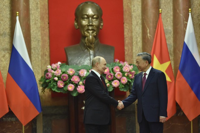 Ông Putin cảm ơn sự tiếp đón từ Việt Nam: "Khi nói tôi thấy ấm áp, tôi không chỉ nói đến nhiệt độ Hà Nội"- Ảnh 1. Ông Putin cảm ơn sự tiếp đón từ Việt Nam: "Khi nói tôi thấy ấm áp, tôi không chỉ nói đến nhiệt độ Hà Nội"- Ảnh 1.