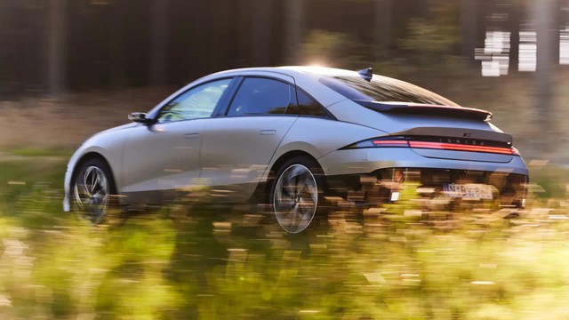 Tham vọng doanh số và cú 'quay xe' chiến lược của Hyundai: Khách hàng liệu có được lợi?- Ảnh 2. Tham vọng doanh số và cú 'quay xe' chiến lược của Hyundai: Khách hàng liệu có được lợi?- Ảnh 2.