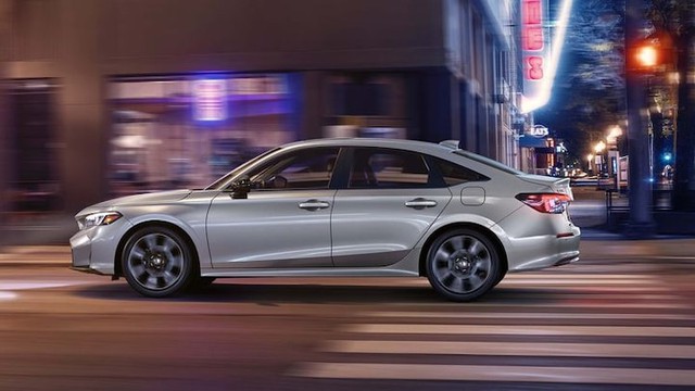 Honda Civic 2025: Thêm lựa chọn mới, 'ăn xăng' hơn 4L/100km, giá bán thế nào?- Ảnh 2.