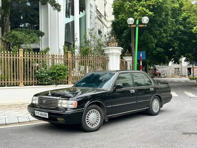 'Xe bộ trưởng' thanh lý giá khởi điểm bằng 2 chiếc Vision: Thị trường có 1 chiếc tương tự giá 1 tỷ đồng- Ảnh 13. 'Xe bộ trưởng' thanh lý giá khởi điểm bằng 2 chiếc Vision: Thị trường có 1 chiếc tương tự giá 1 tỷ đồng- Ảnh 13.