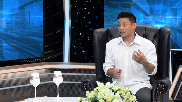 Nam đạo diễn Việt kể chuyện bị Dustin Nguyễn đấm đau tới mức nghẹt thở- Ảnh 1. Nam đạo diễn Việt kể chuyện bị Dustin Nguyễn đấm đau tới mức nghẹt thở- Ảnh 1.