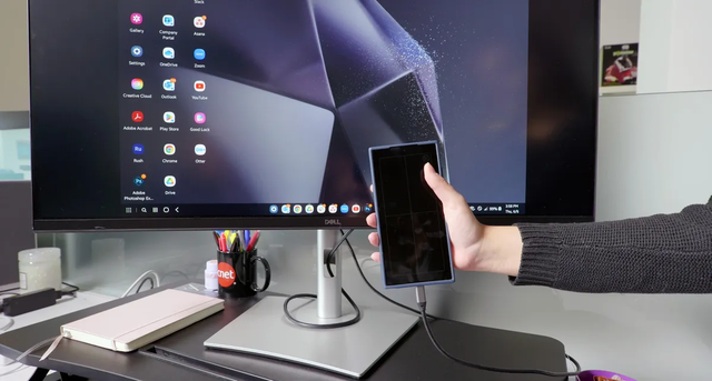 Tính năng vi diệu trên Samsung Galaxy S24 Ultra khiến iPhone 15 Pro Max "thua ngay từ vòng gửi xe"- Ảnh 1. Tính năng vi diệu trên Samsung Galaxy S24 Ultra khiến iPhone 15 Pro Max "thua ngay từ vòng gửi xe"- Ảnh 1.