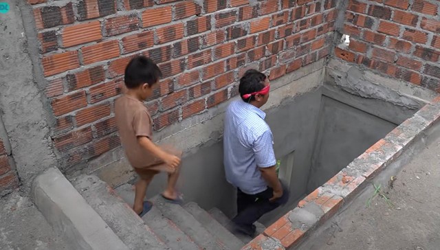 Chồng mù bán tăm dạo xây nhà 3 tầng tặng vợ, 24 năm khiến dân làng kinh ngạc một điều- Ảnh 5. Chồng mù bán tăm dạo xây nhà 3 tầng tặng vợ, 24 năm khiến dân làng kinh ngạc một điều- Ảnh 5.