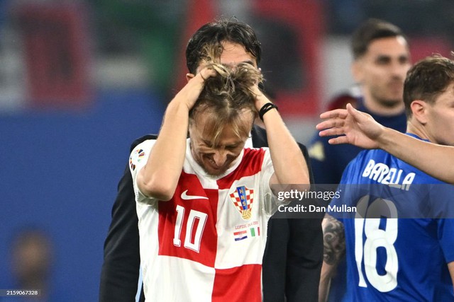 Modric tái hiện hình ảnh "giải thưởng trong bi kịch", sự nghiệp lẫy lừng có một khoảng trống đầy day dứt- Ảnh 3.