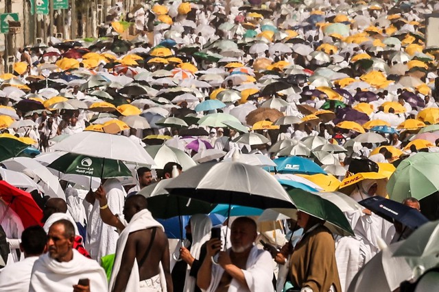 1.301 người chết trong Lễ hành hương Hajj: Nhiệt độ tăng vọt lên mức nóng bỏng 51,8 độ C- Ảnh 1.