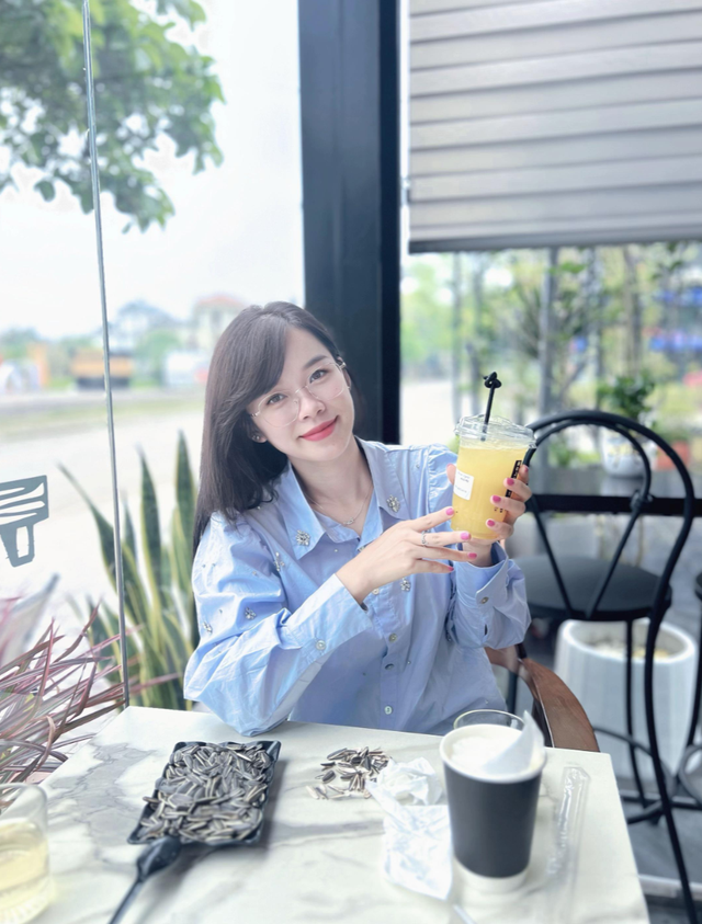 Hot girl Thái Nguyên lái xe tải 30 tấn, một mình là nữ đi họp mặt hội lái xe với 200 người đàn ông- Ảnh 8. Hot girl Thái Nguyên lái xe tải 30 tấn, một mình là nữ đi họp mặt hội lái xe với 200 người đàn ông- Ảnh 8.