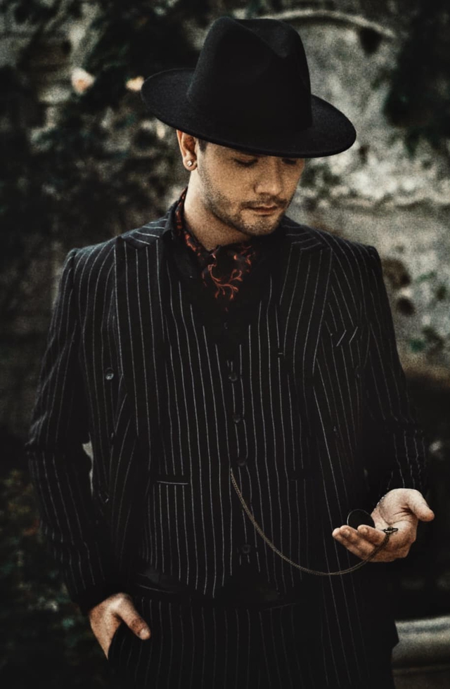 Nam vương Việt Nhikolai Đinh vừa bị bắt là ai?- Ảnh 3. Nam vương Việt Nhikolai Đinh vừa bị bắt là ai?- Ảnh 3.