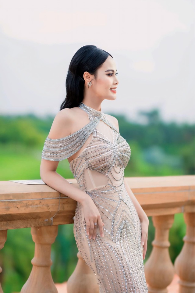 Nữ MC nóng bỏng của các giải Golf chuyên nghiệp tại Việt Nam: Học vấn xịn, nhan sắc như hoa hậu- Ảnh 16. Nữ MC nóng bỏng của các giải Golf chuyên nghiệp tại Việt Nam: Học vấn xịn, nhan sắc như hoa hậu- Ảnh 16.