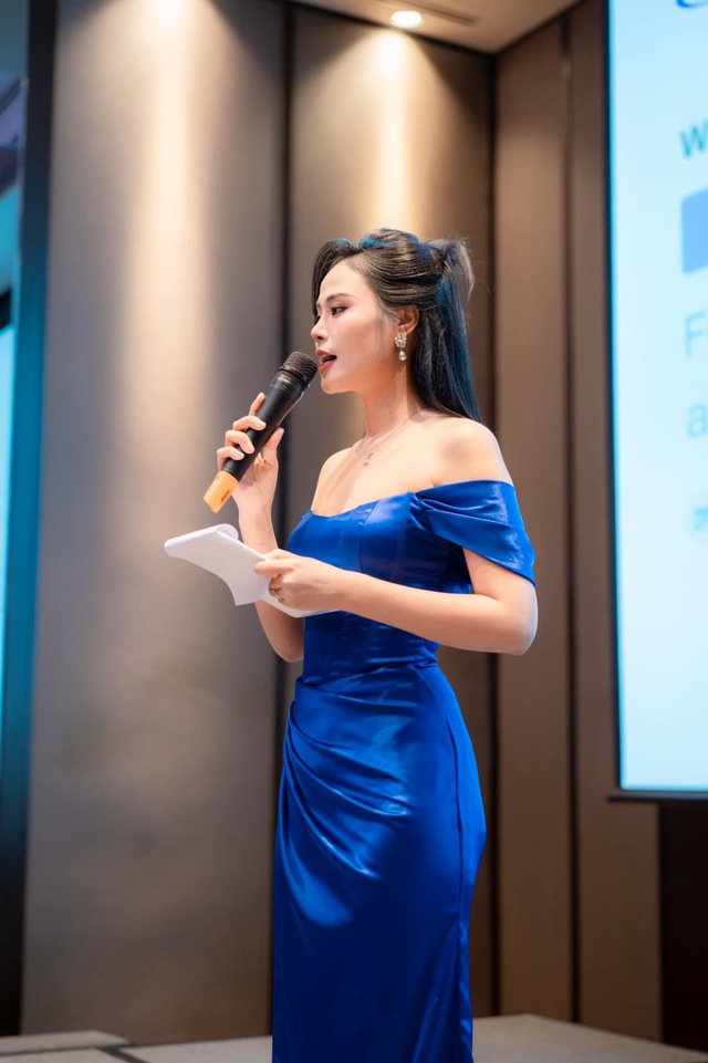 Nữ MC nóng bỏng của các giải Golf chuyên nghiệp tại Việt Nam: Học vấn xịn, nhan sắc như hoa hậu- Ảnh 3. Nữ MC nóng bỏng của các giải Golf chuyên nghiệp tại Việt Nam: Học vấn xịn, nhan sắc như hoa hậu- Ảnh 3.