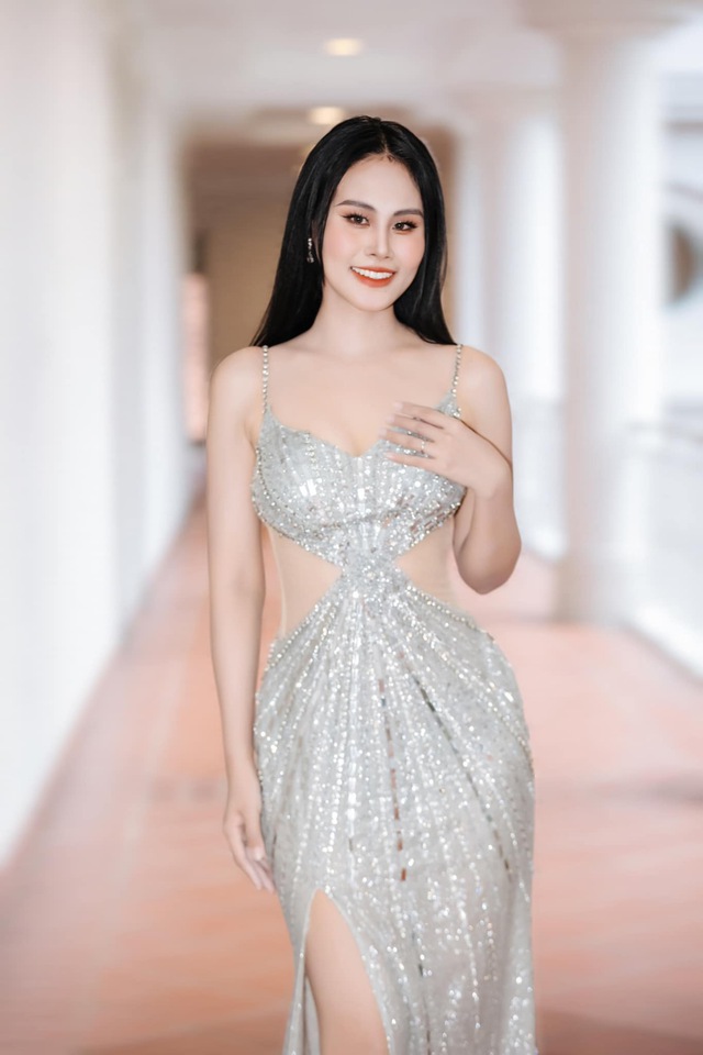 Nữ MC nóng bỏng của các giải Golf chuyên nghiệp tại Việt Nam: Học vấn xịn, nhan sắc như hoa hậu- Ảnh 14. Nữ MC nóng bỏng của các giải Golf chuyên nghiệp tại Việt Nam: Học vấn xịn, nhan sắc như hoa hậu- Ảnh 14.