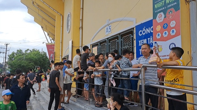Cầu thủ Việt Nam mắc kẹt bên ngoài, không thể vào sân trong ngày đội nhà vô địch V.League- Ảnh 6. Cầu thủ Việt Nam mắc kẹt bên ngoài, không thể vào sân trong ngày đội nhà vô địch V.League- Ảnh 6.