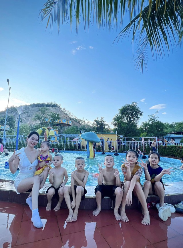 Vợ chồng Nghệ An cưới 11 năm đẻ 6 người con: Vẫn chưa muốn "chốt sổ hộ khẩu"- Ảnh 3. Vợ chồng Nghệ An cưới 11 năm đẻ 6 người con: Vẫn chưa muốn "chốt sổ hộ khẩu"- Ảnh 3.